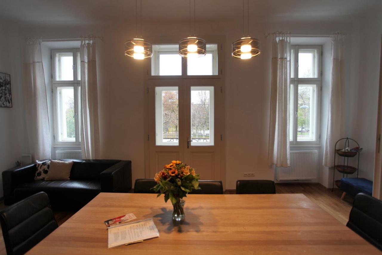 Casa Nostra - Ausgefallene Wohnung Am Augarten ウィーン エクステリア 写真